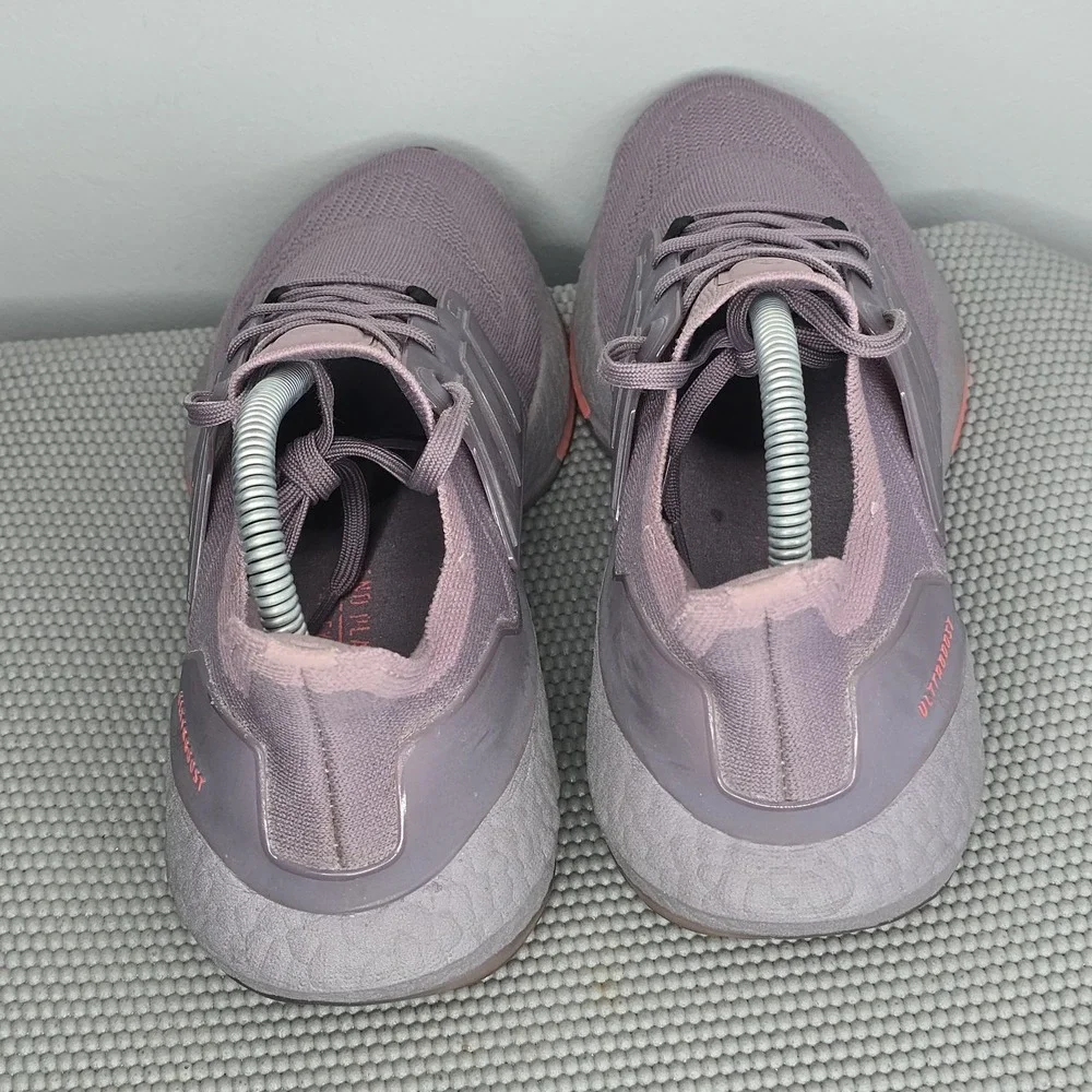 Adidas Women's Ultra Boost 22 / Mauve Purple/‎ GX5586 Lace Up / Womens Size 8
